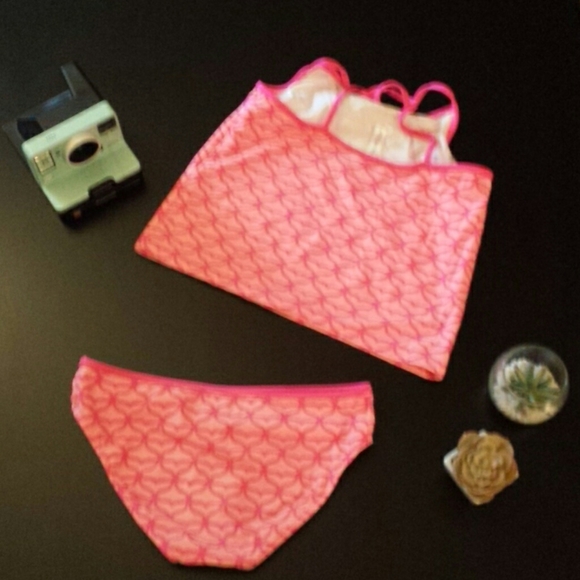 Vineyard Vines Girls Two Piece Swim Suit Size L - Picture 2 of 3